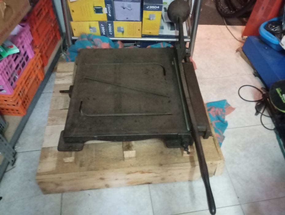 Guilhotina de cortar chapa Flandres 60x70cm