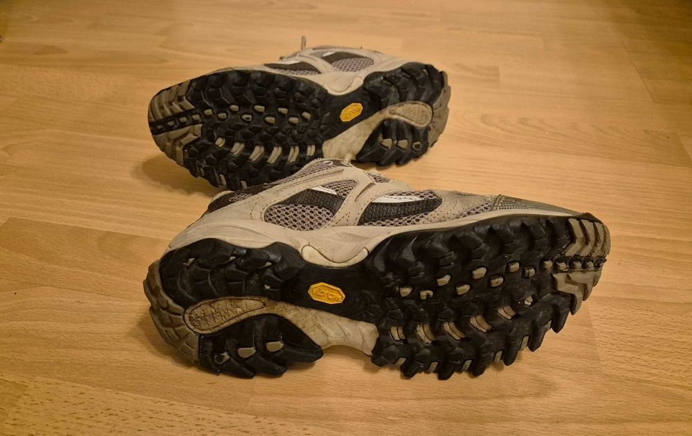 Sprzedam używane buty damskie North Face 37