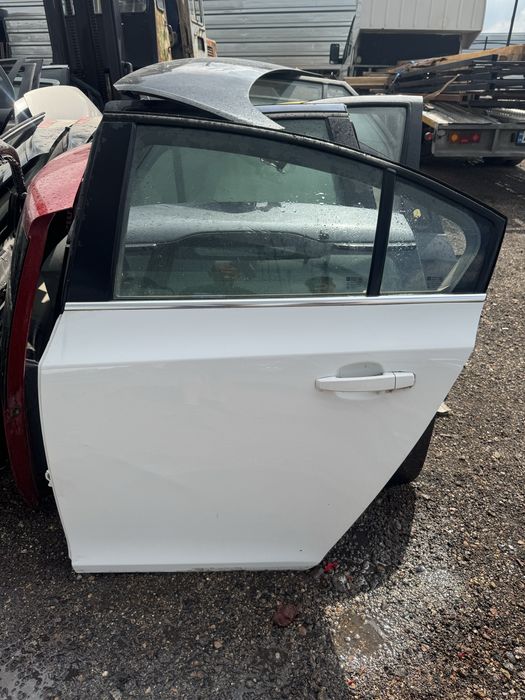 Задні ліві двері, задня ліва дверка Chevrolet Cruze J300 2008-2012