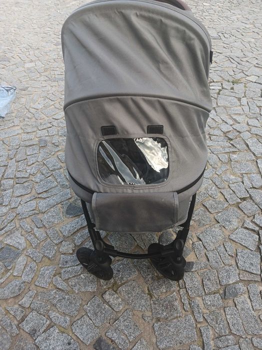 Carrinho de bebé trio