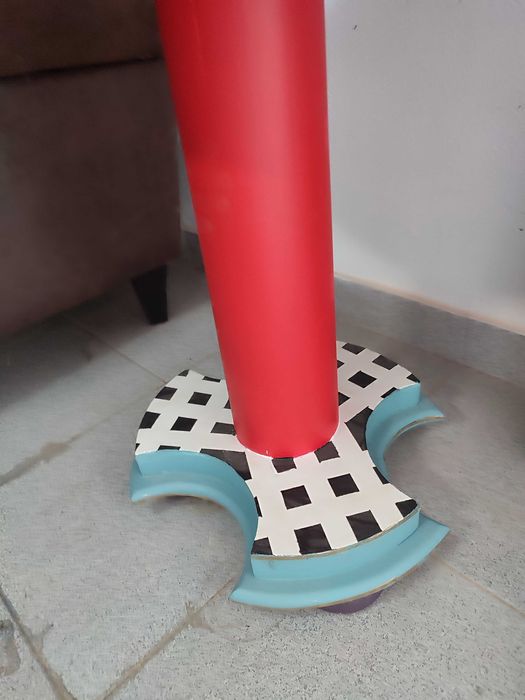 Mesa de apoio pintada