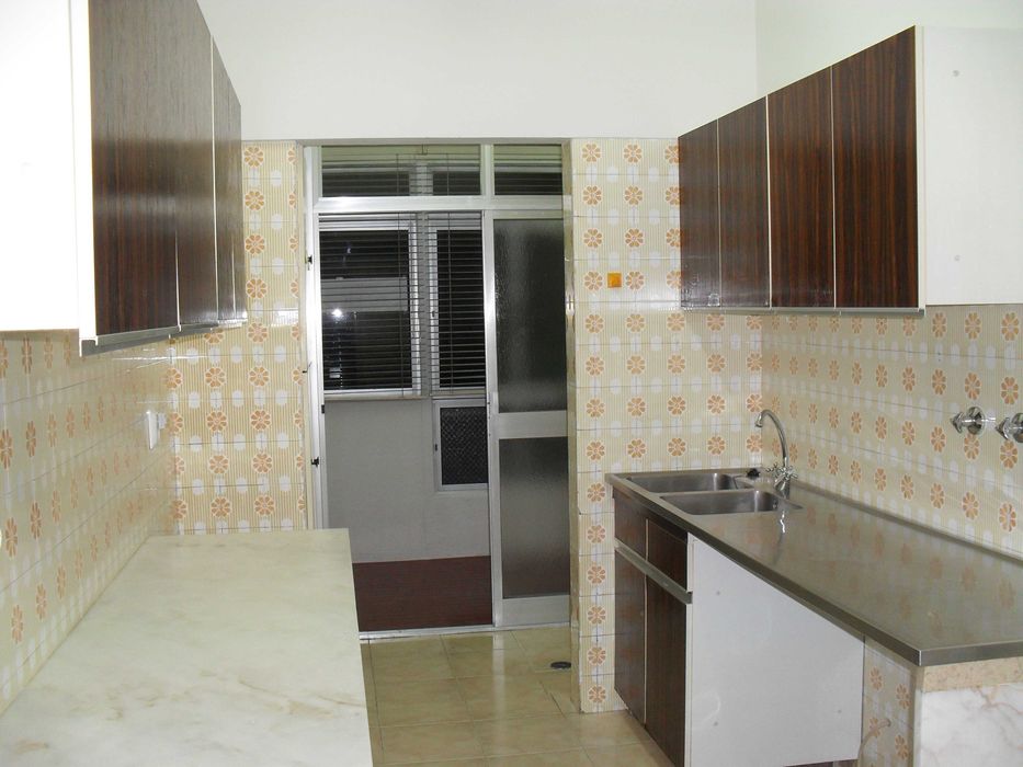 Apartamento T2 Rua Professor Mira Fernandes, lote 1585