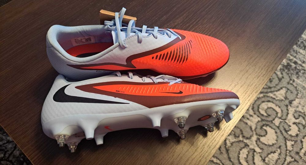 Buty piłkarskie Nike (Phantom 6 low SG PRO) rozmiar 44.5