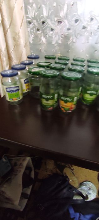 Банки з закруткой разные, разной формы очень много, скидка