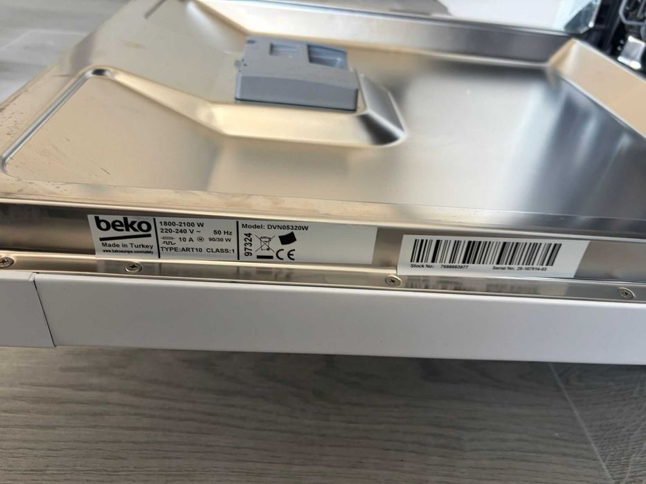 Máquina Lavar Loiça 13 conjuntos Beko DVN05320W