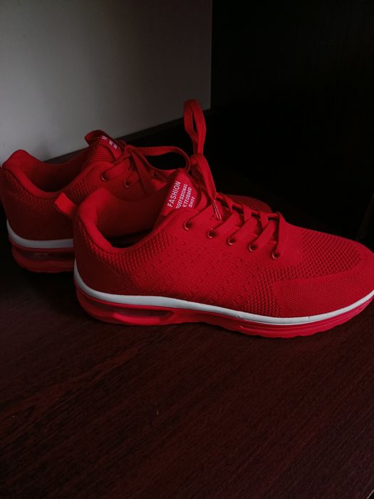 Чоловічі кросівки