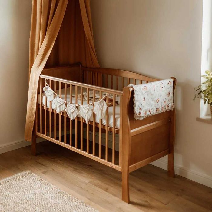 Woodies Noble Cot Vintage 120x60 + materac Premium – stan idealny
