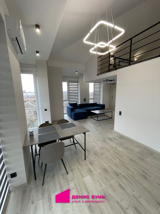 Продам стильную, двухуровневую квартиру в центре города