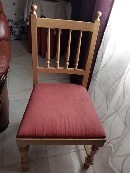 Cadeira antiga restaurada