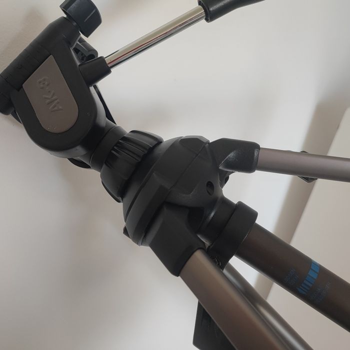 Tripé Vanguard AK-3. + Estojo