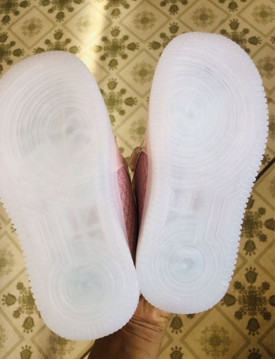 Продам новые хайтопы 26р