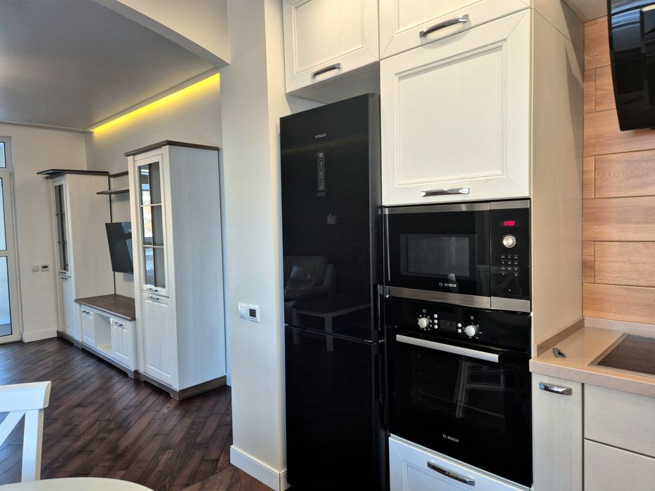 Оренда 2к.к-ра 80,2м2 Варшавський/Варшавский.Євроремонт.Генератор