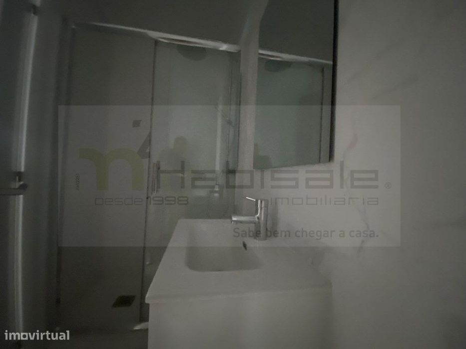 T3 Renovado com Suite | Excelente Localização | Amadora