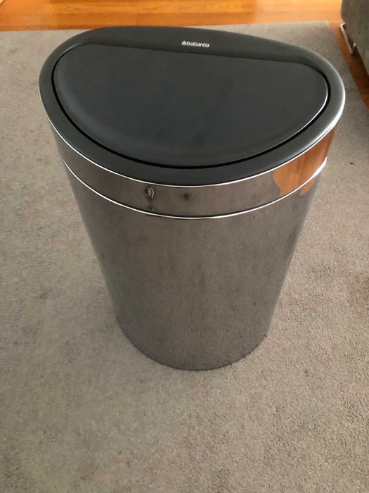 Balde de lixo de aço anti-dedadas Touch Bin 40 L Brabantia (NOVO)