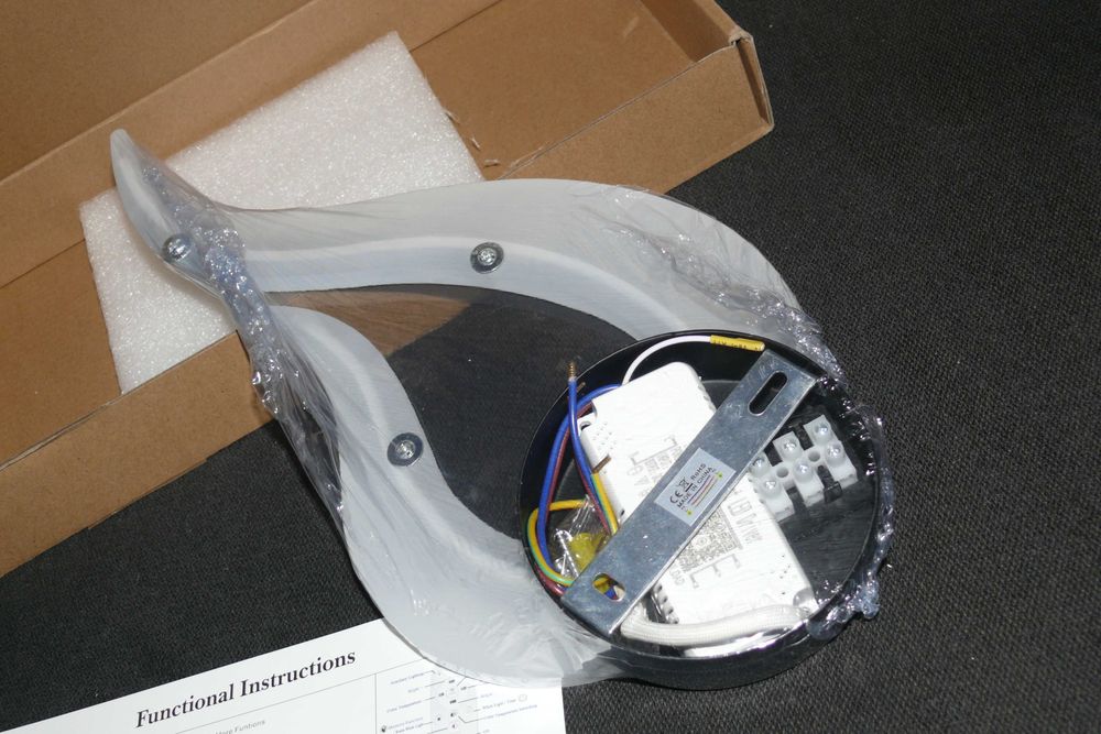 Candeeiro de Parede com Comando