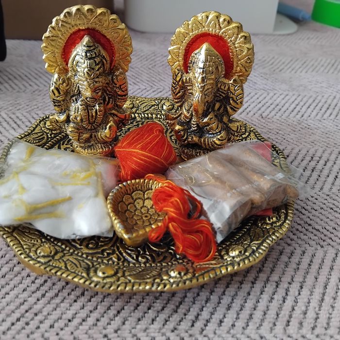 набір статуеток Лакшмі та Ганеші