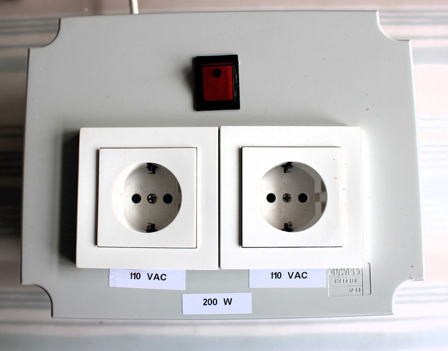 Transformador 220V - 2X  110V