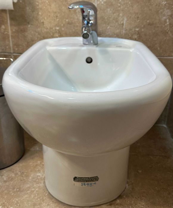 Sanita + autoclismo + Bidé com torneira - Marca ROCA