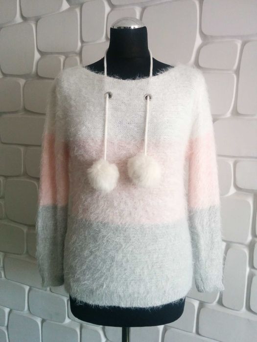 MADE IN ITALY sweter z pomponami - damski sweterek