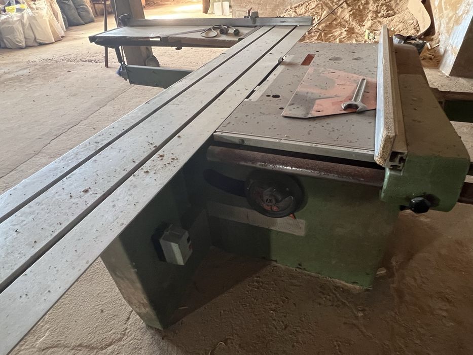 Maquina esquadrejadeira