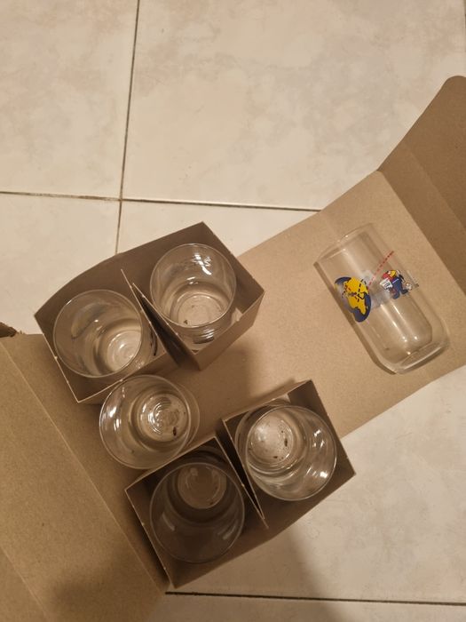 Vende se varios artigos de loiça