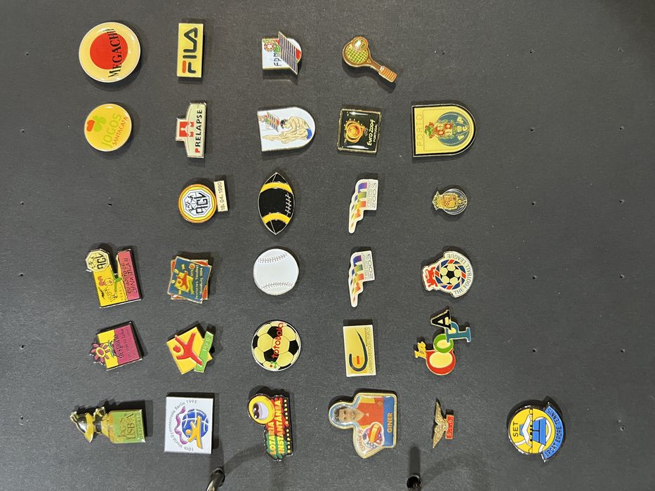 Coleção pins variados (aprox 500 unidades)