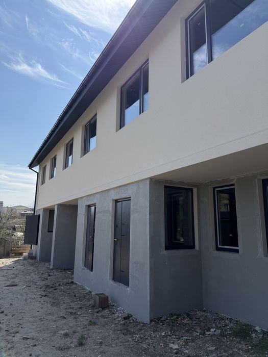Таунзаус, по цене 2к квартиры, 95м2. Газ.