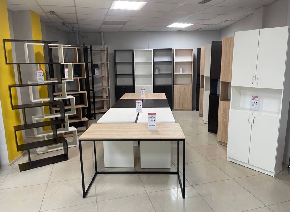 РОЗПРОДАЖ столів однакових для офісу