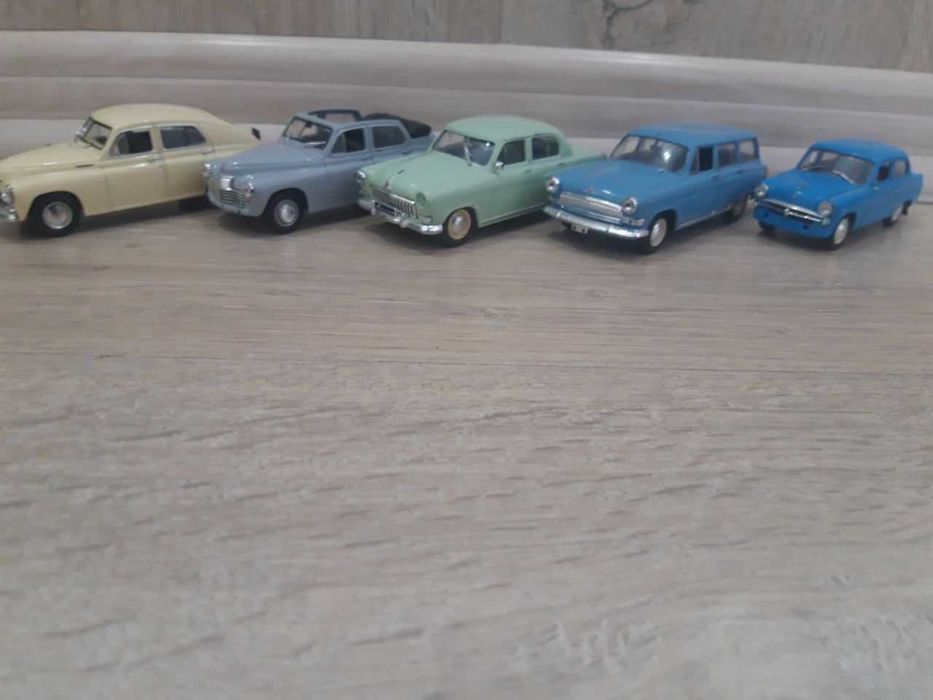 Колекція колекційних машинок 1:43