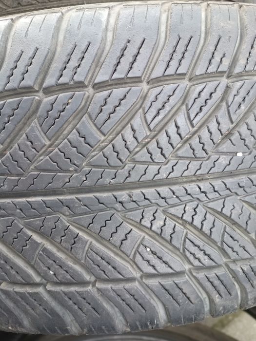 Opony 245/45 r18 Goodyear superstan