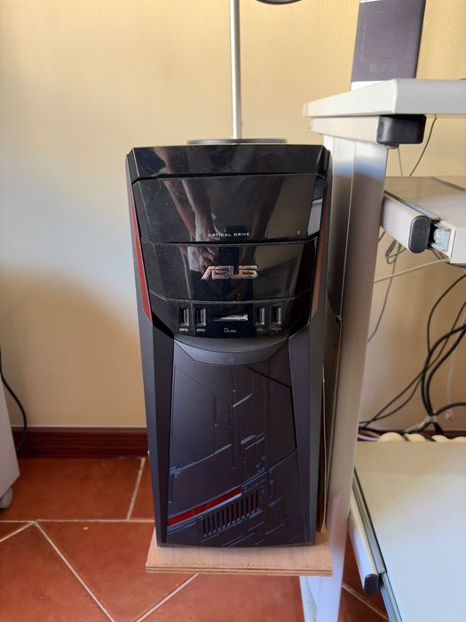 Setup Completo de Computador + Secretária e todos os perifericos | ASUS i5 / GTX 750 (Formatado)