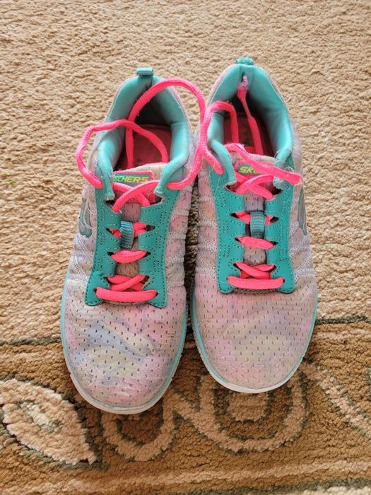 Взуття кросівки чешки балетки для дівчинки