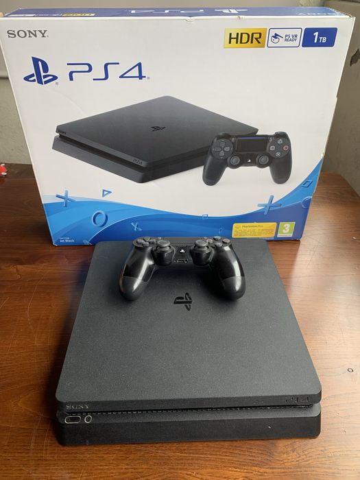 Play Station 4,  1 Tb, em bom estado