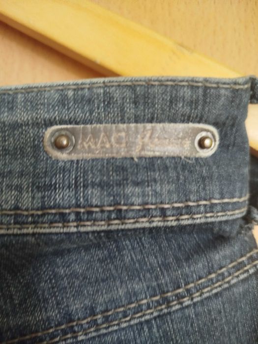 Jeansy damskie modnie uszyte