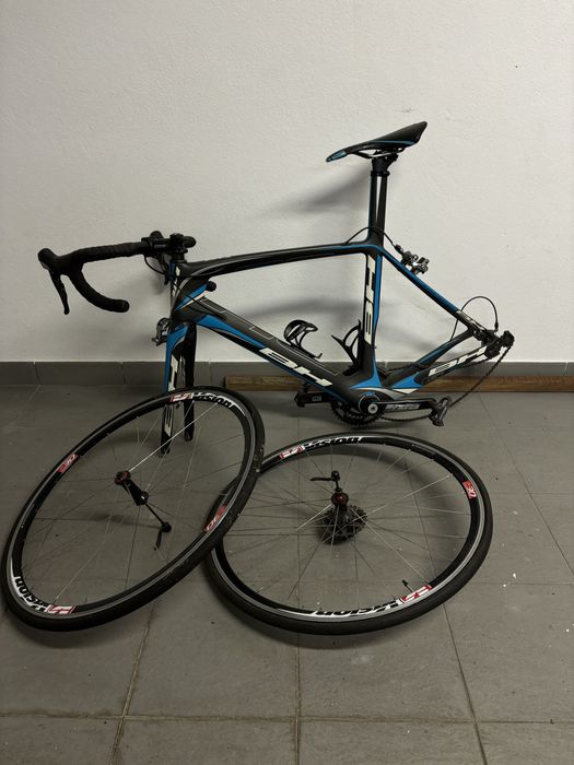 Bicicleta de Estrada BH em Carbono + Rodas Vision