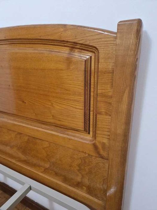 Cama de madeira corpo e meio com estrado