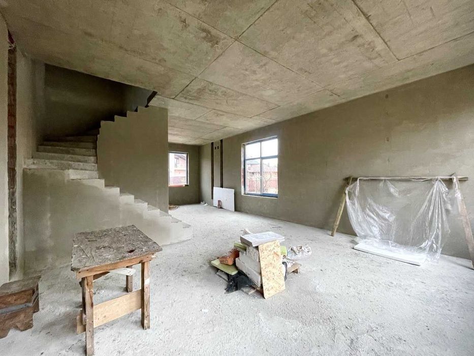 Продаж дуплексу в Брюховичах, вул. Волошкова.Центральні комунікації.