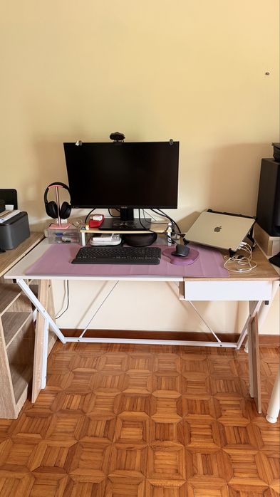 Secretaria como nova