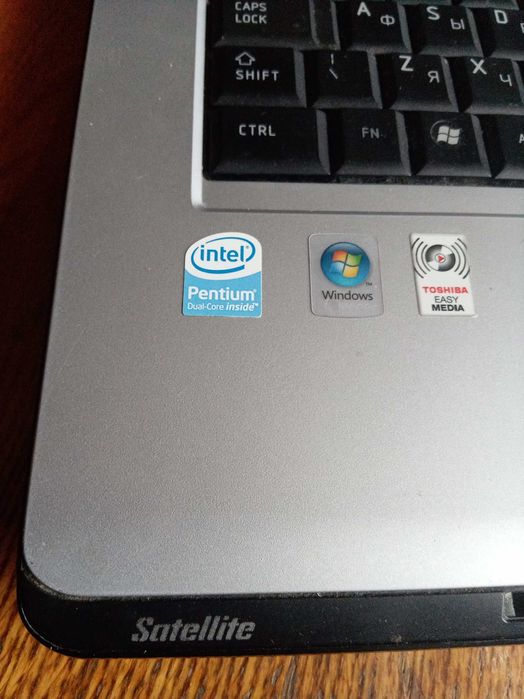 надежный ноутбук Toshiba в хорошем состоянии для учебы, работы и т. д.