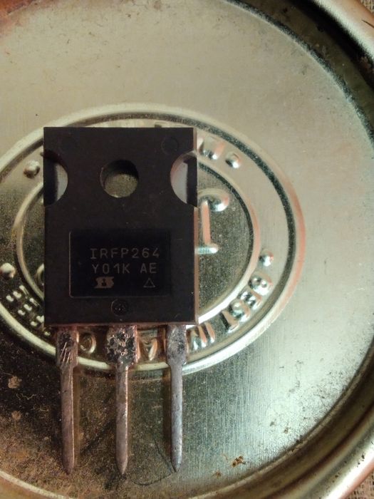 Транзистор IRFP264