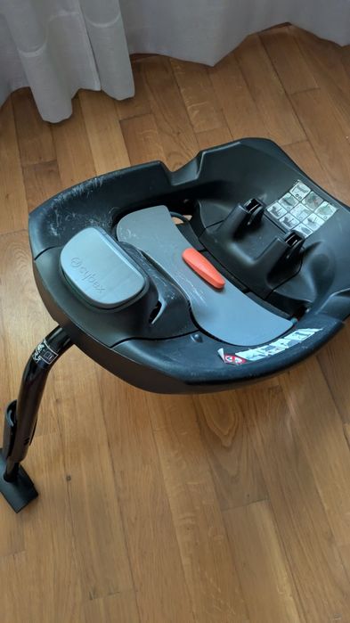 Cadeira Cybex com base ISOFIX