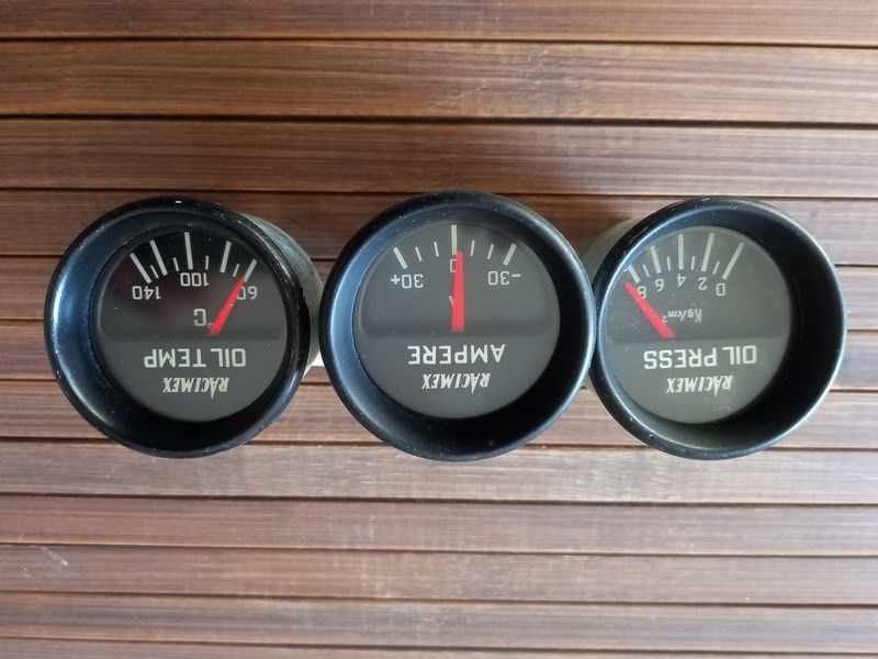 Stare zegary  do motoru i Racimex