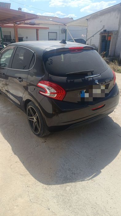Peugeot 208  1.6 de  2012