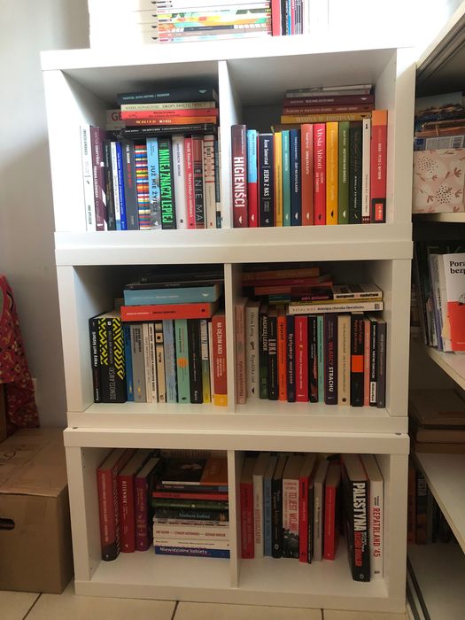 Sprzedam regały kallax (Ikea) białe w różnych konfiguracjach. Odbiór na ul. Fałata.