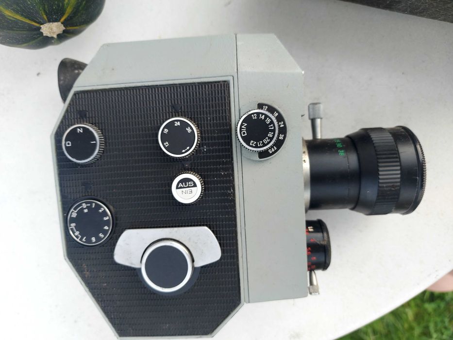 Stara kamera Quarz Zoom DS8-3