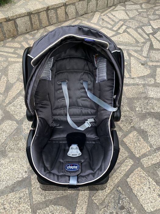 Conjunto Trio Chicco 3 em 1 (Carrinho + Ovo com Base + Alcofa) – Ribeira de Pena
