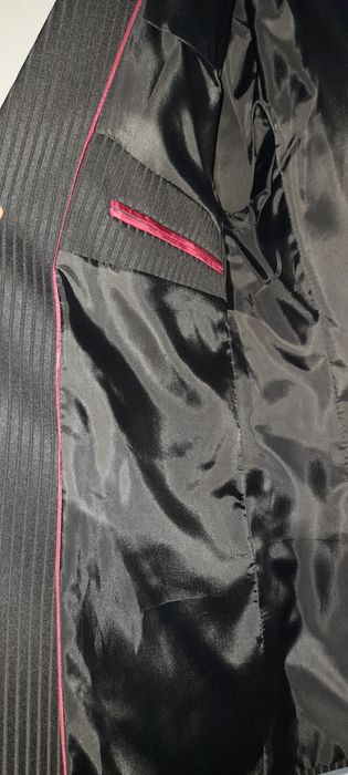 Nowoczesny garnitur męski czarny w prążki na 182-cm wzrostu
