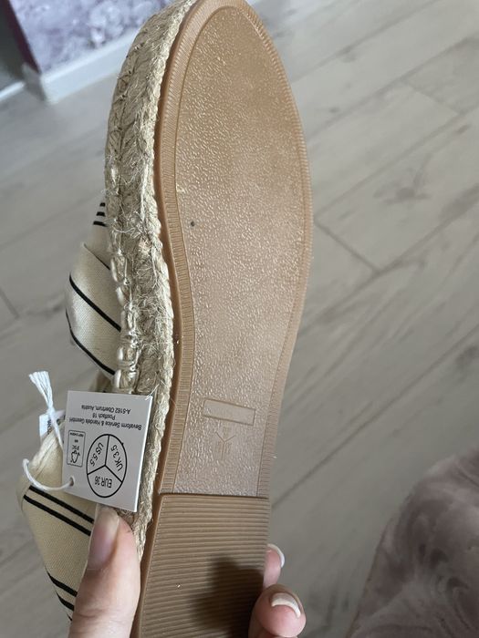 Сандалі, еспандрільї