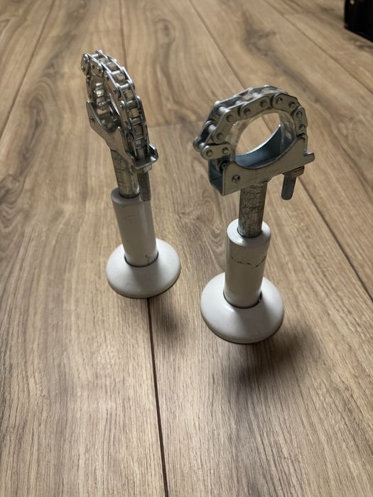 Напольне кріпдення для біметалевої батареї