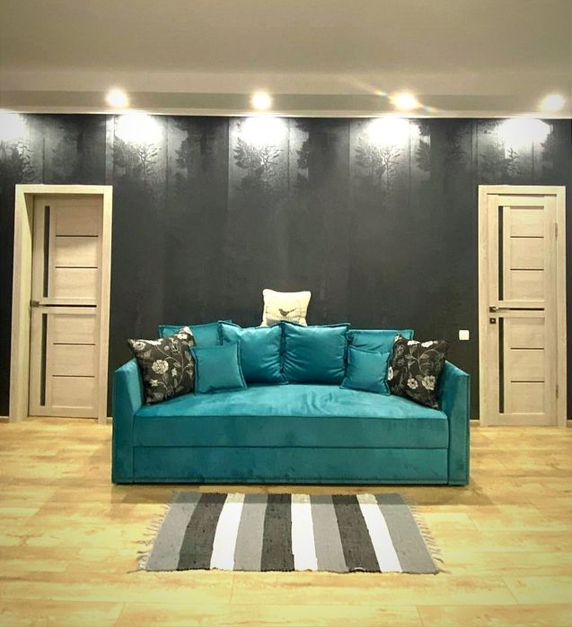 Світло не вимикають !2х-кім студія з креслом-гойдалкою та каміном на ц